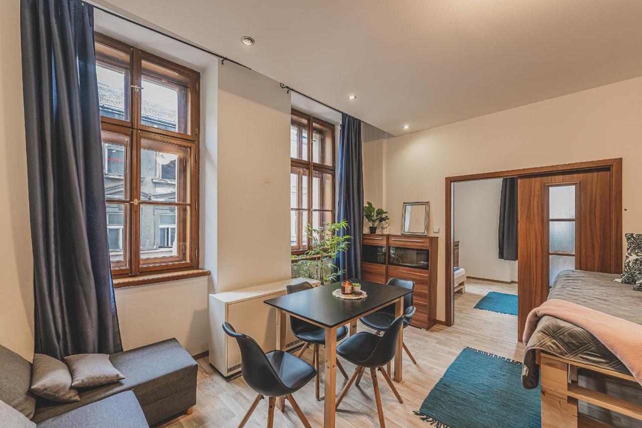 Carolina'S Central Apartment Hradec Kralove Exterior photo